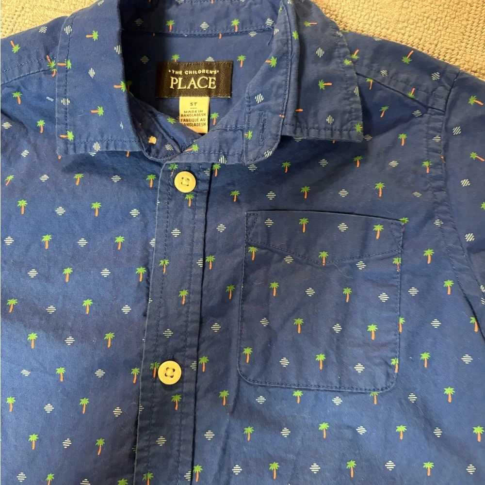 The Children's Place Blue Short-Sleeve Palm Print Button-Down Shirt Size 5T